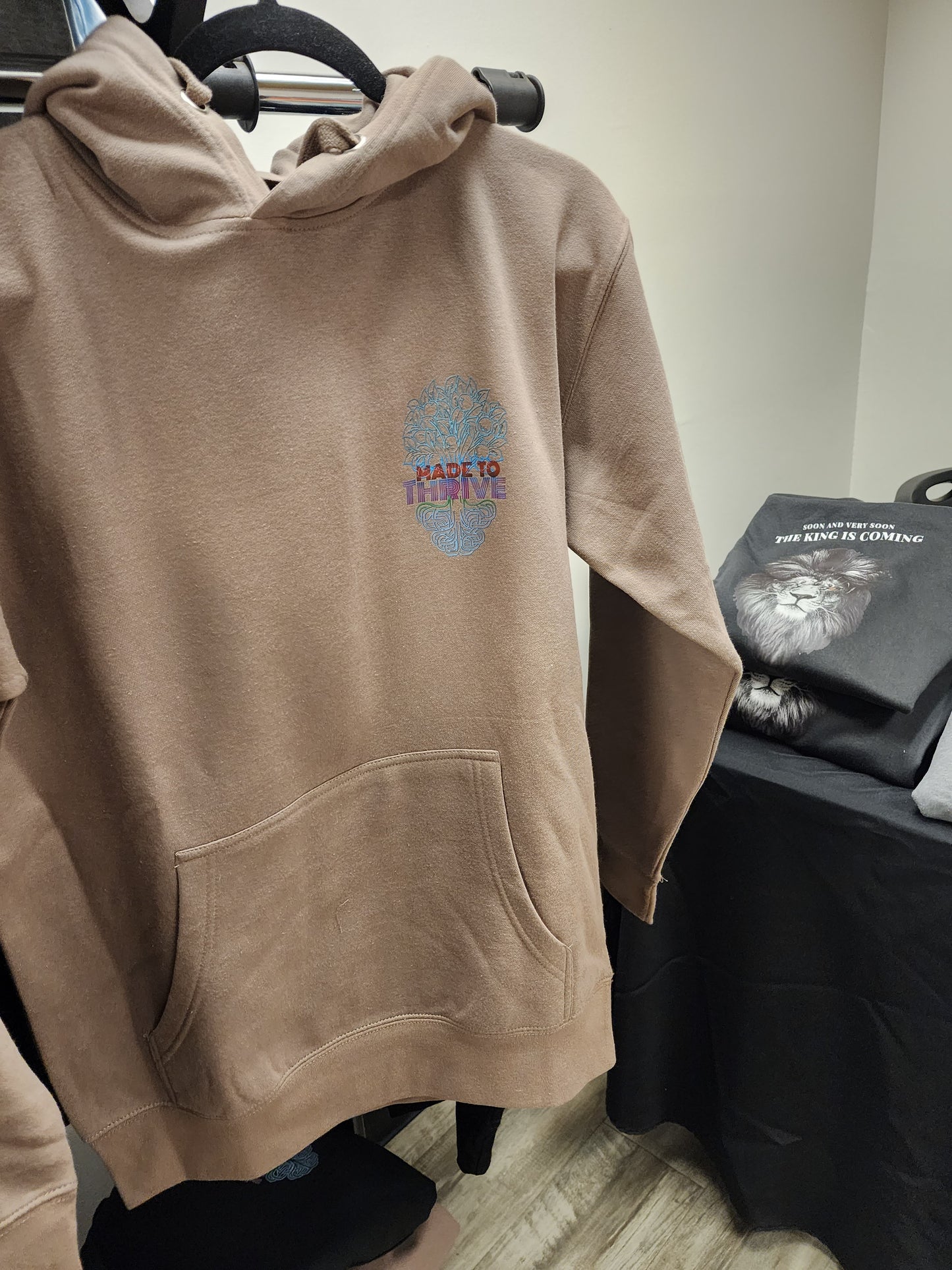 Made To Thrive Hoodie (unisex)